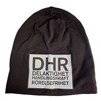 Svart bomullsmössa med ett stor DHR-logotyp framtill.